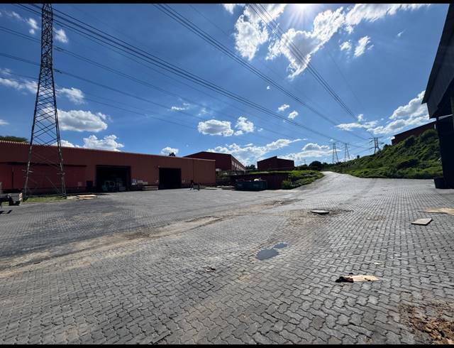 3,300M² WAREHOUSE FOR SALE IN EASTGATE